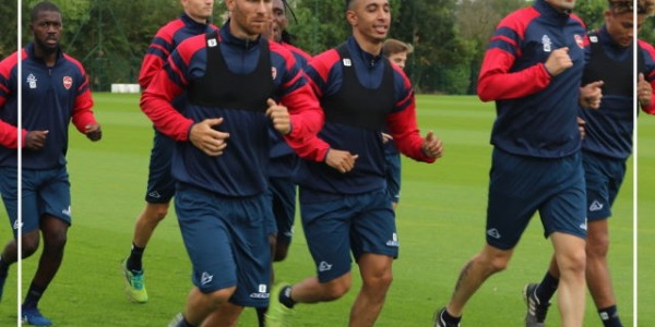 Tudi Valenciennes uporablja Kemari majico in Kemari trening pulover