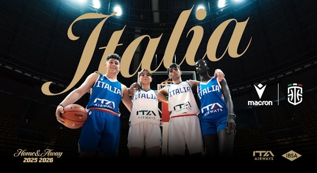 Dva kompleta z močno identiteto za poletje evropskih sanj: novi dresi Italbasket, predstavljeni na Macron Campusu.